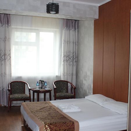 Toto Hotel อูลานบาตอร์ ภายนอก รูปภาพ