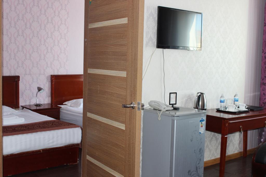 Toto Hotel อูลานบาตอร์ ภายนอก รูปภาพ