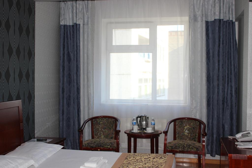 Toto Hotel อูลานบาตอร์ ภายนอก รูปภาพ