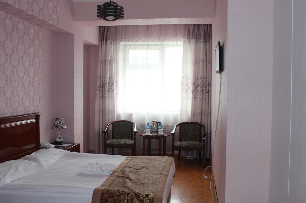 Toto Hotel อูลานบาตอร์ ภายนอก รูปภาพ