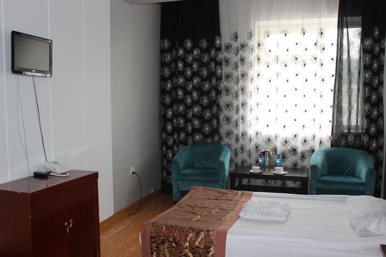 Toto Hotel อูลานบาตอร์ ภายนอก รูปภาพ