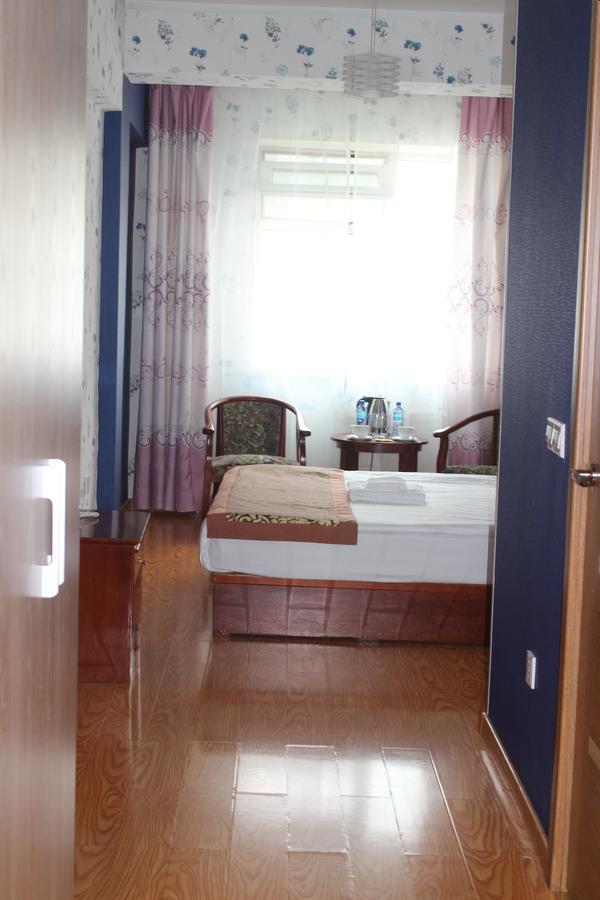 Toto Hotel อูลานบาตอร์ ภายนอก รูปภาพ